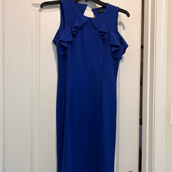 Dress - Picture 6 of 7